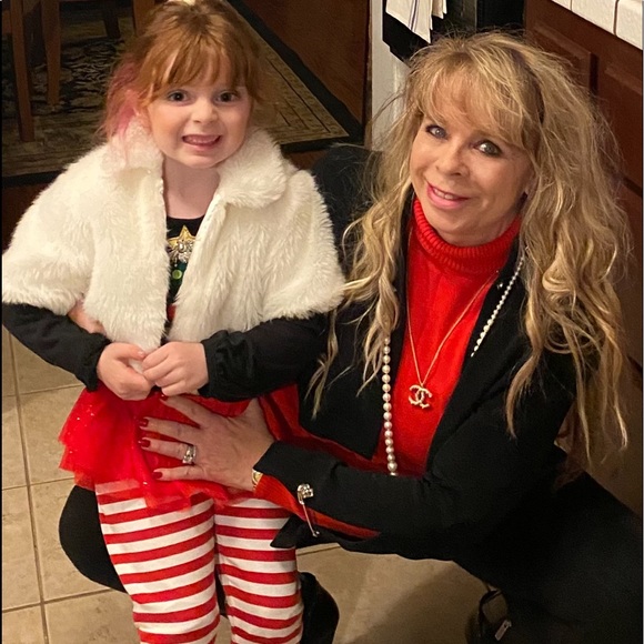 🌹CHANEL BROACH  🌹SEE PICS  🌹OPEN TO TRADE with reputable P♥️SH Seller - Picture 16 of 16